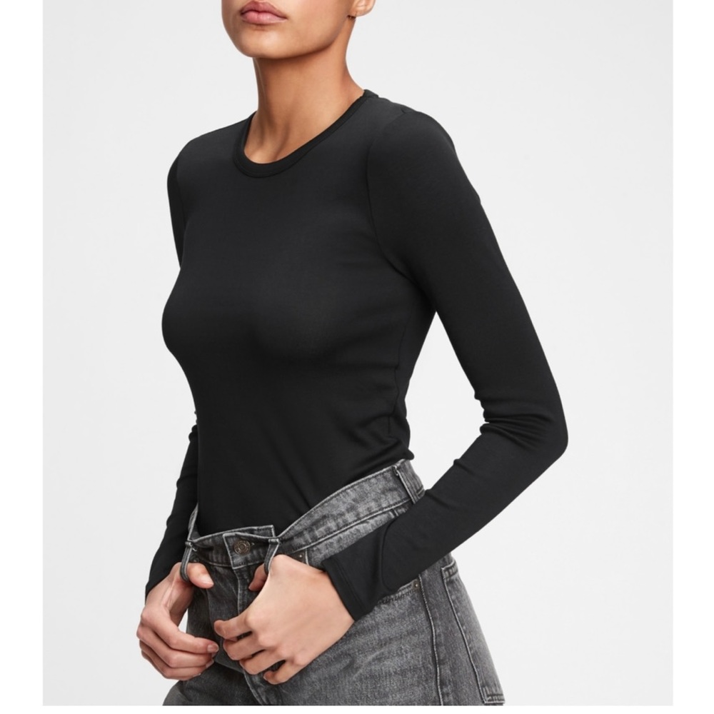 NWT Gap Modern T